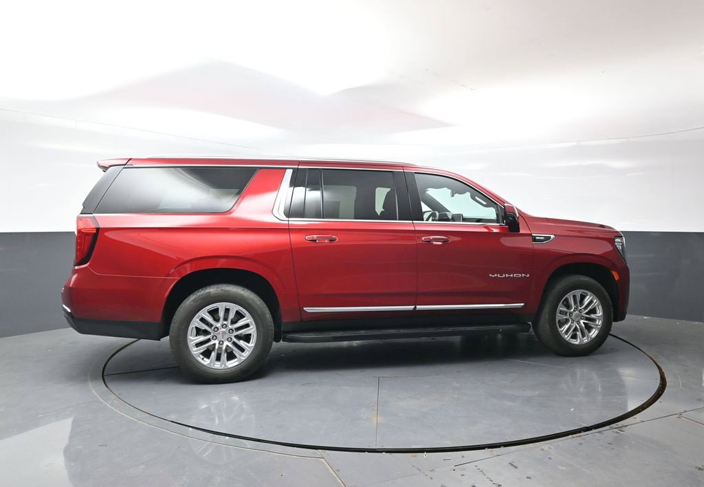 Used 2024 GMC Yukon XL SLT w/ SLT Luxury Package AWD/4WD image 4