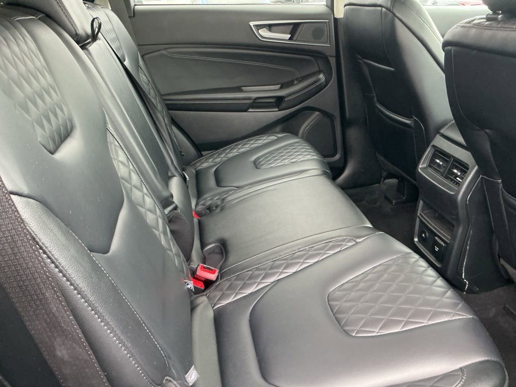Used 2024 Ford Edge Titanium image 21