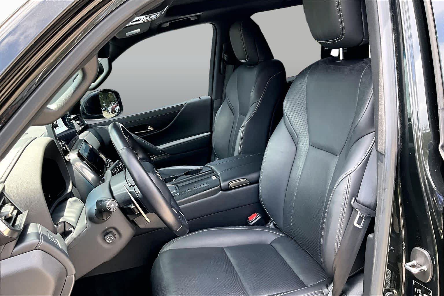 Used 2023 Lexus LX 600 4WD w/ Interior Upgrade Package image 8