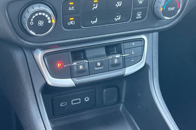 Used 2023 GMC Terrain SLE w/ Elevation Edition image 28