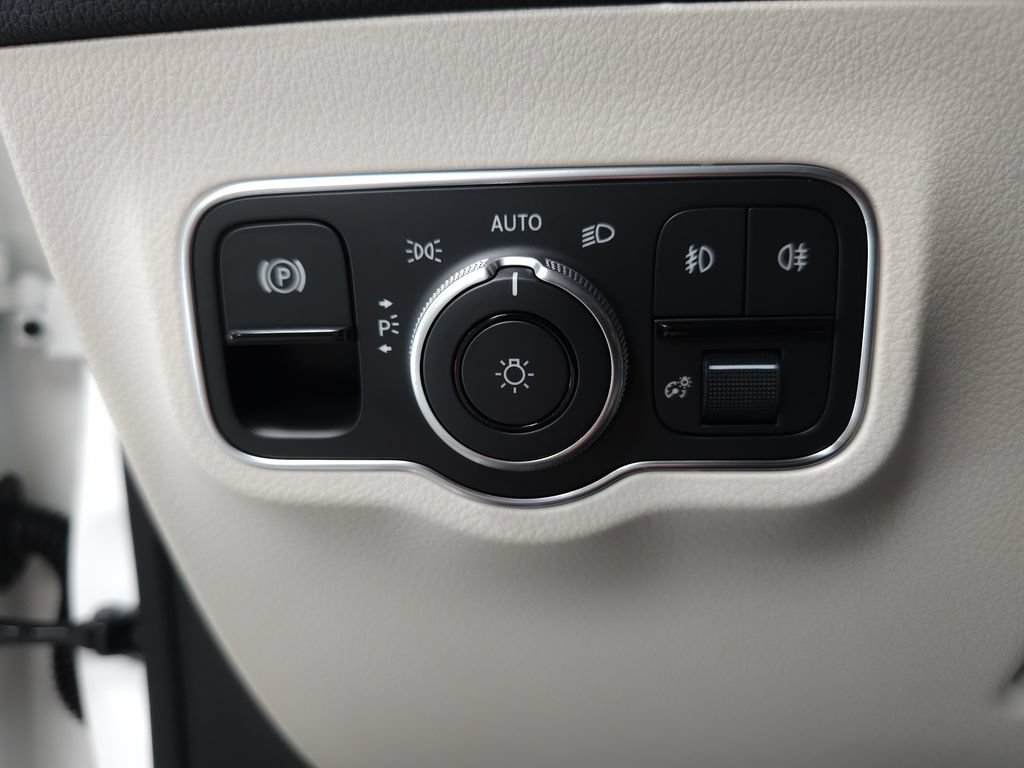Certified 2026 Mercedes-Benz GLA 250 4MATIC image 9