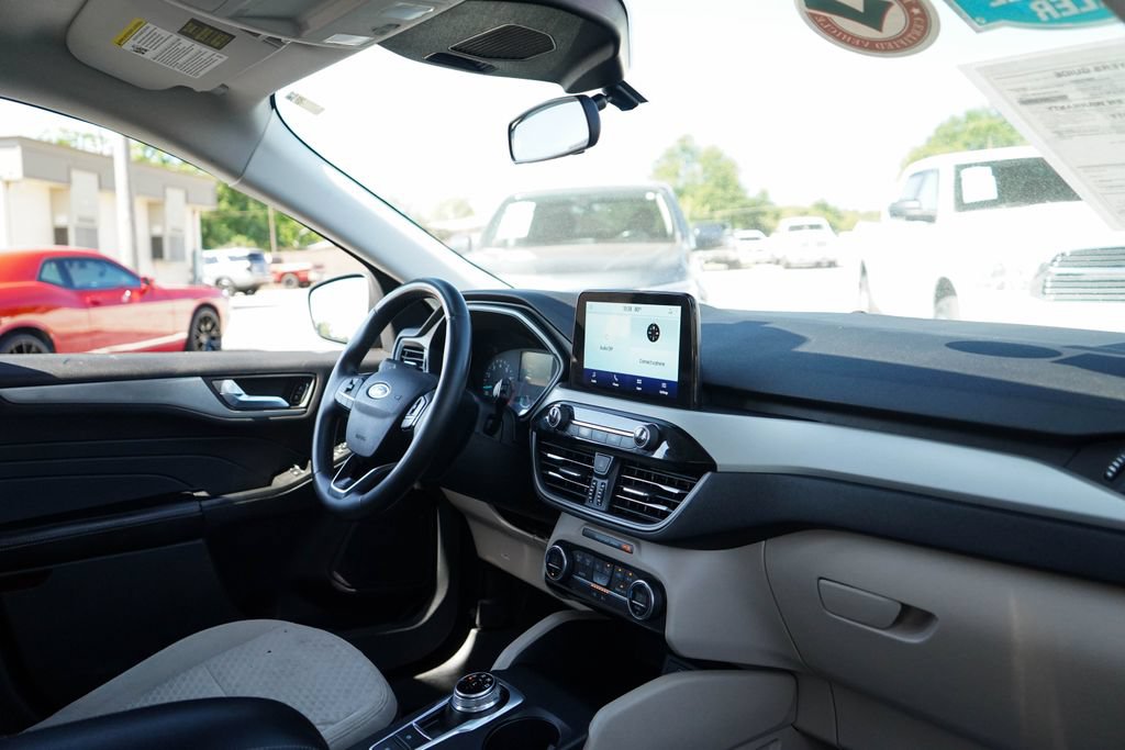 Used 2021 Ford Escape SE w/ Convenience Package FWD image 13