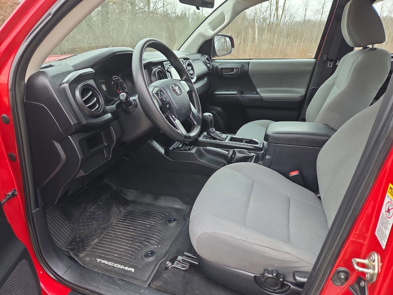 Used 2017 Toyota Tacoma SR AWD/4WD image 11