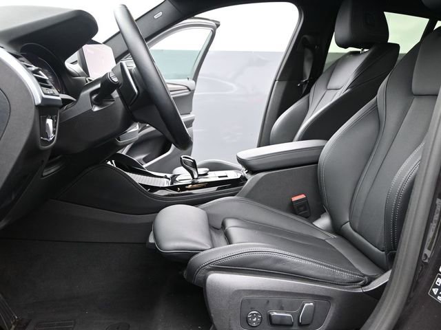 Used 2025 BMW X4 xDrive30i image 17