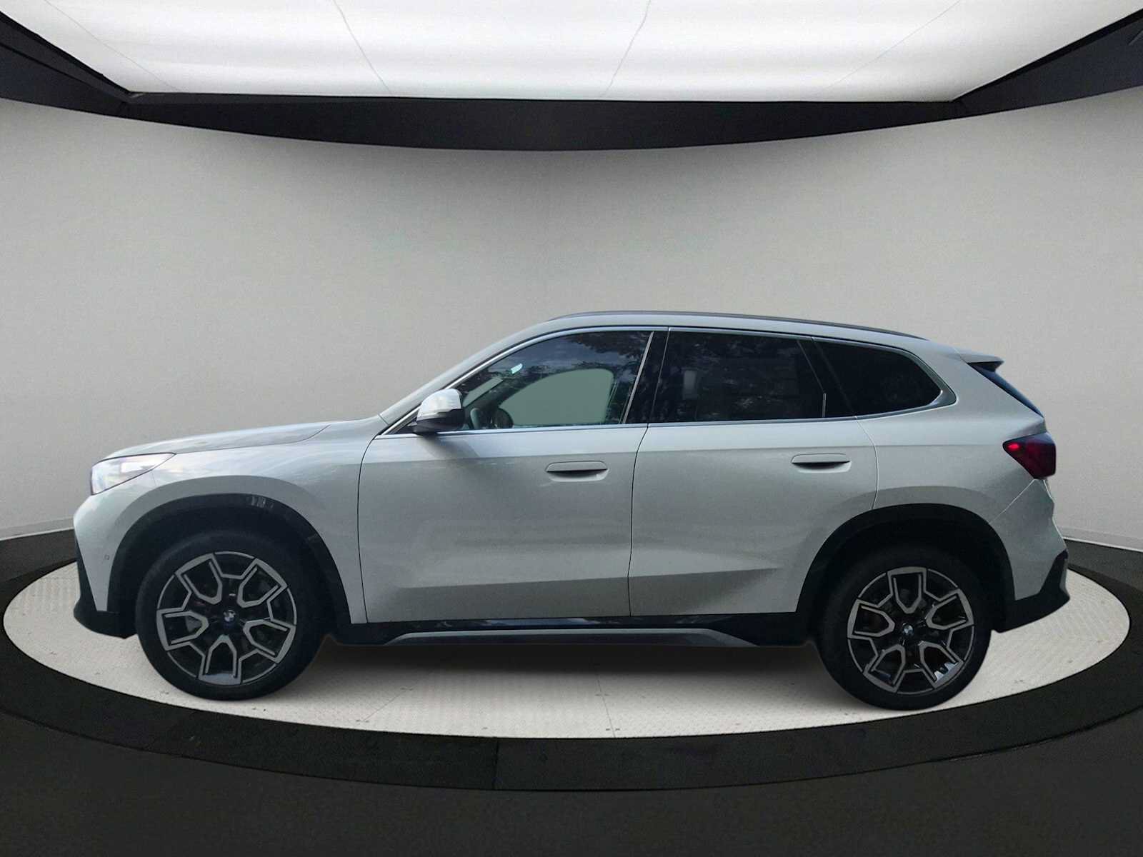 New 2027 BMW X1 xDrive28i AWD/4WD image 5