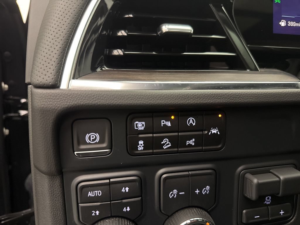 Used 2025 Chevrolet Tahoe Premier AWD/4WD image 42