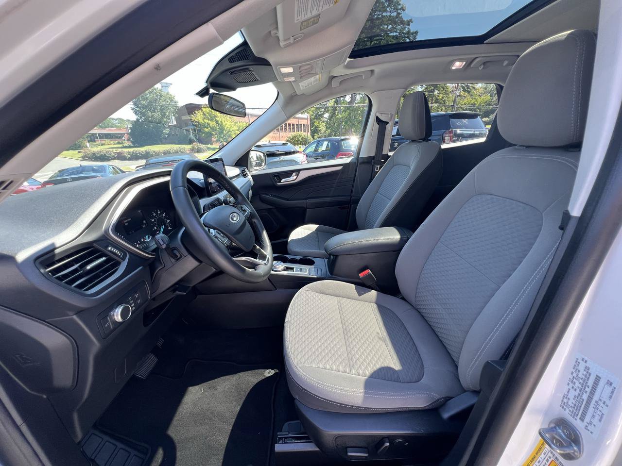Used 2021 Ford Escape SE w/ Convenience Package FWD image 10