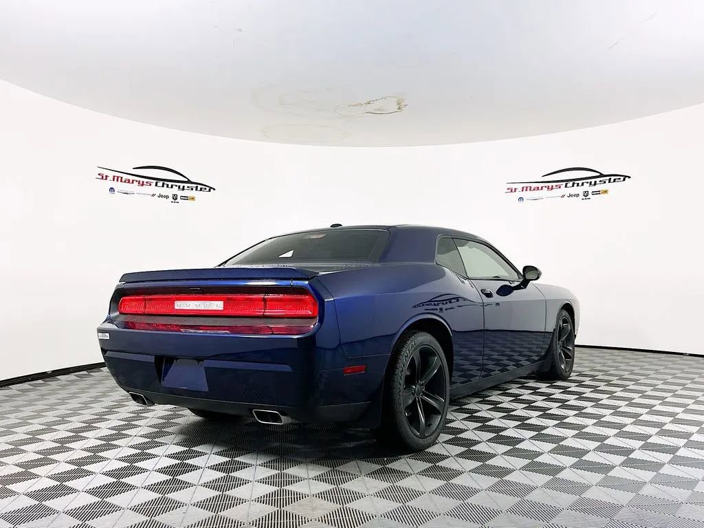Used 2013 Dodge Challenger R/T image 8