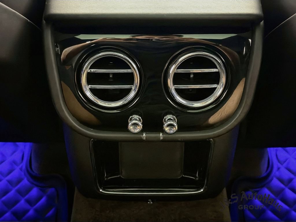Used 2022 Bentley Bentayga AWD/4WD image 30