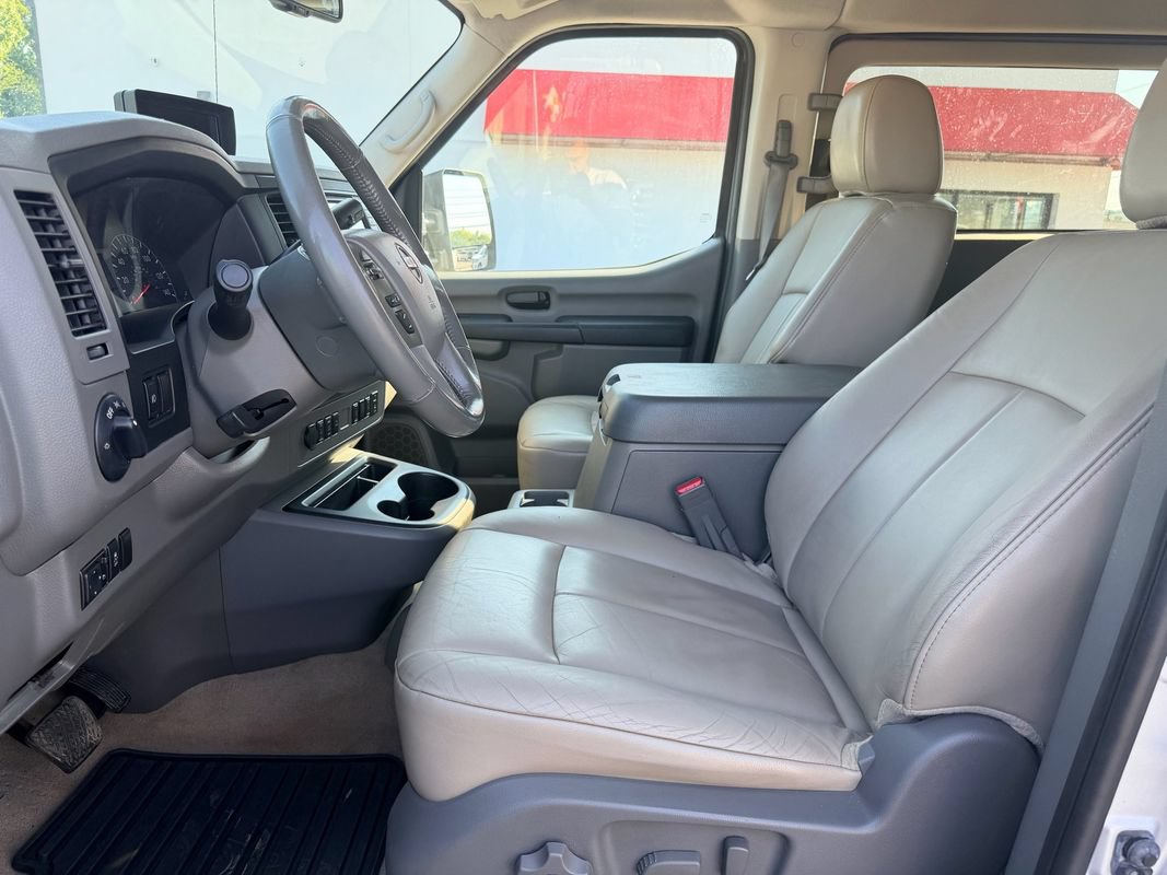 Used 2018 Nissan NV 3500 SL RWD image 12