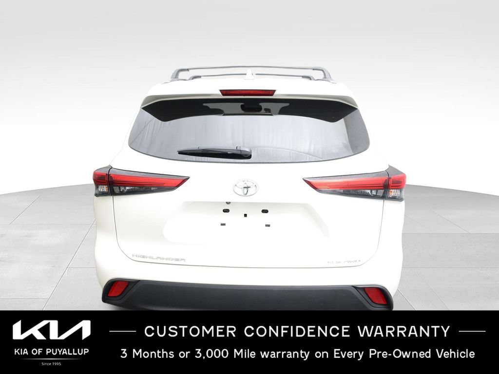 Used 2020 Toyota Highlander XLE AWD/4WD image 6