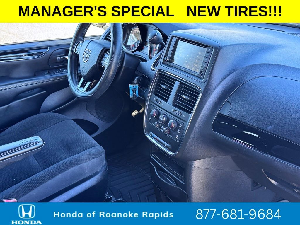 Used 2019 Dodge Grand Caravan SE image 4