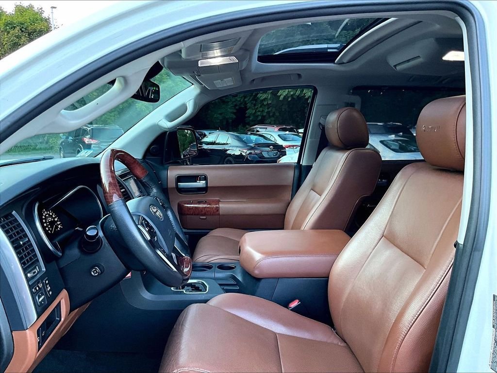 Used 2018 Toyota Sequoia Platinum AWD/4WD image 4