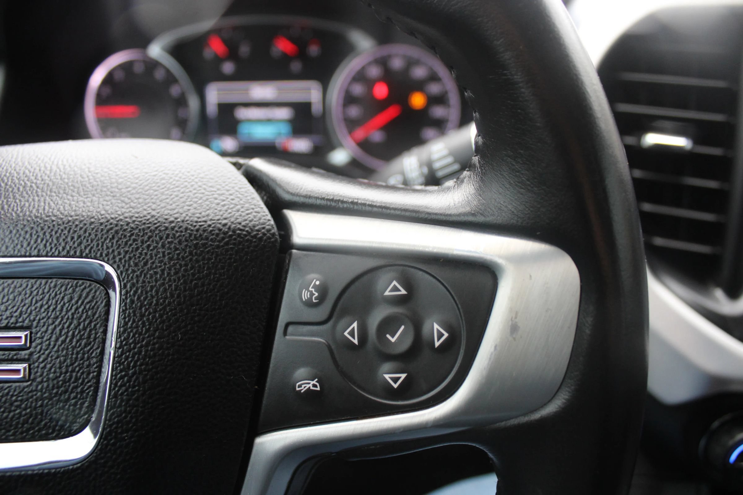 Used 2019 GMC Acadia SLT FWD image 25