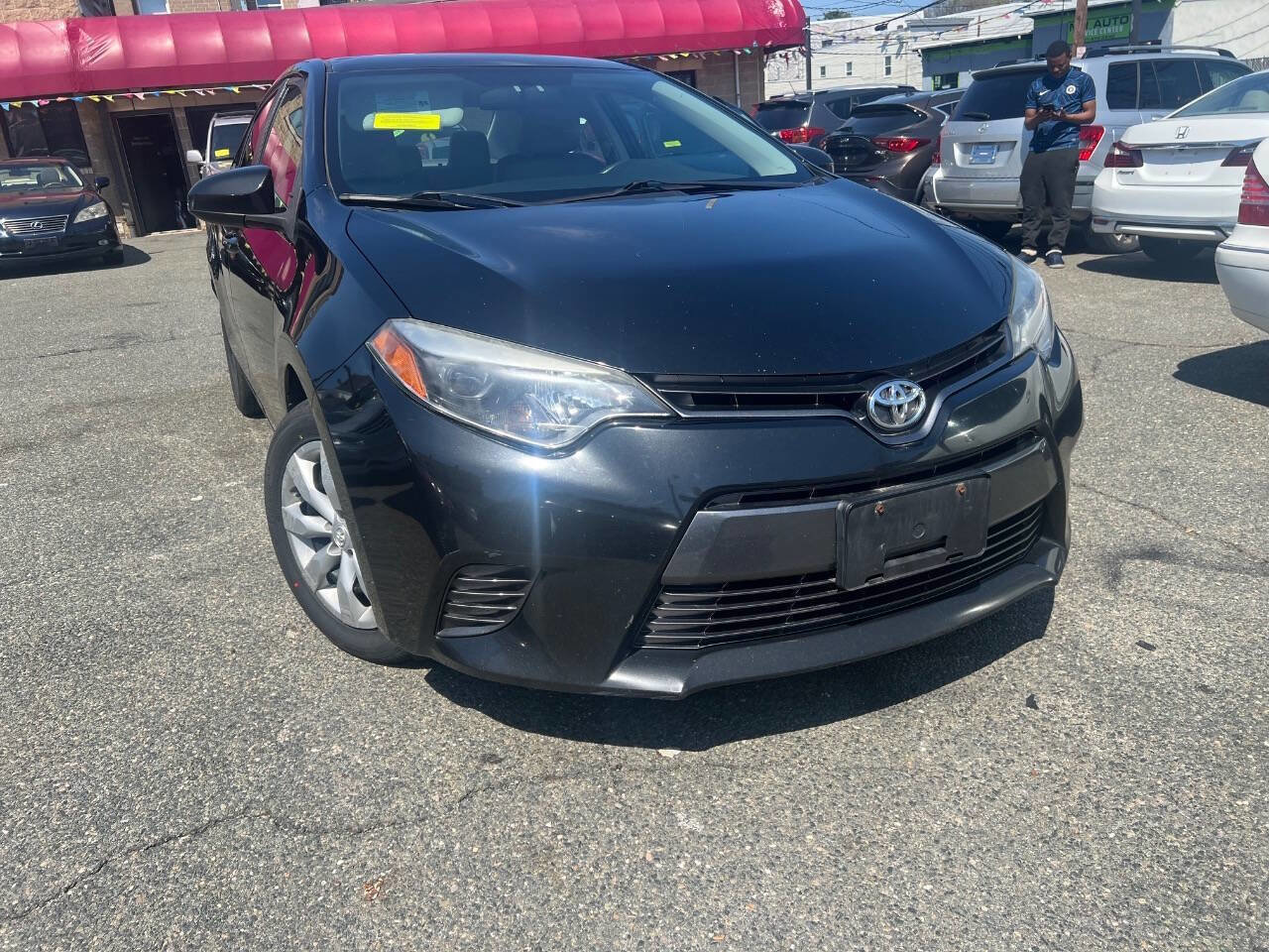 Used 2015 Toyota Corolla LE FWD image 3