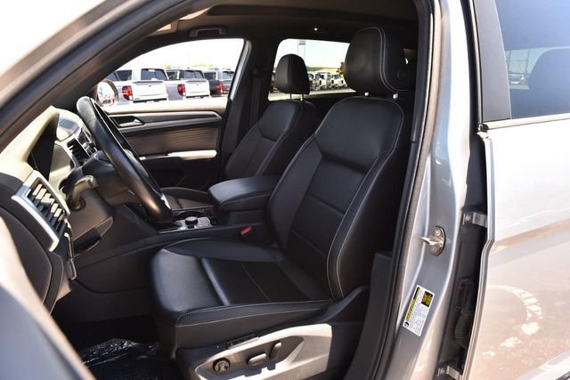 Certified 2023 Volkswagen Atlas Cross Sport SEL R-Line AWD/4WD image 19