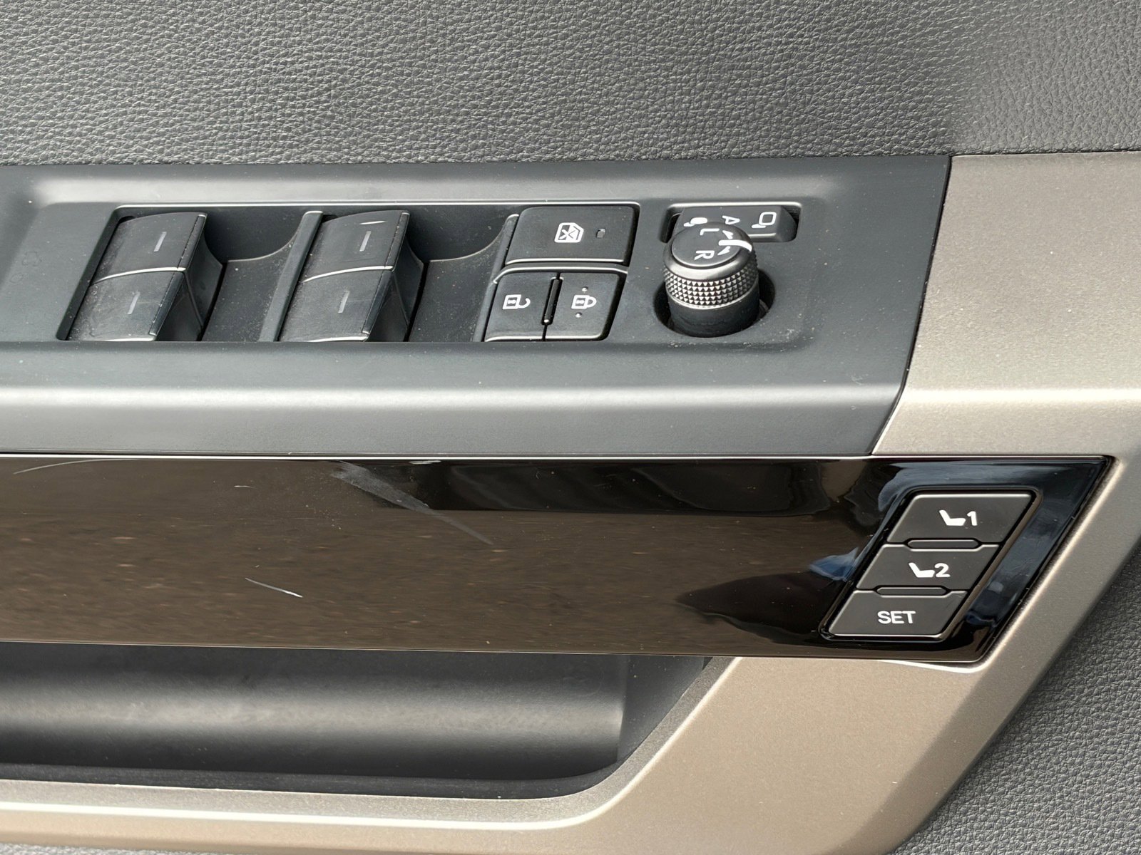 Used 2026 Toyota Sequoia Limited w/ Tow Technology Package AWD/4WD image 16