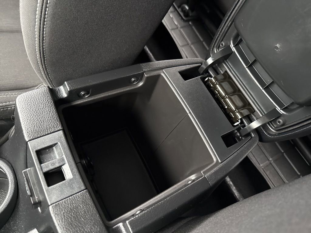 Used 2015 Jeep Wrangler Sahara w/ Connectivity Group image 32