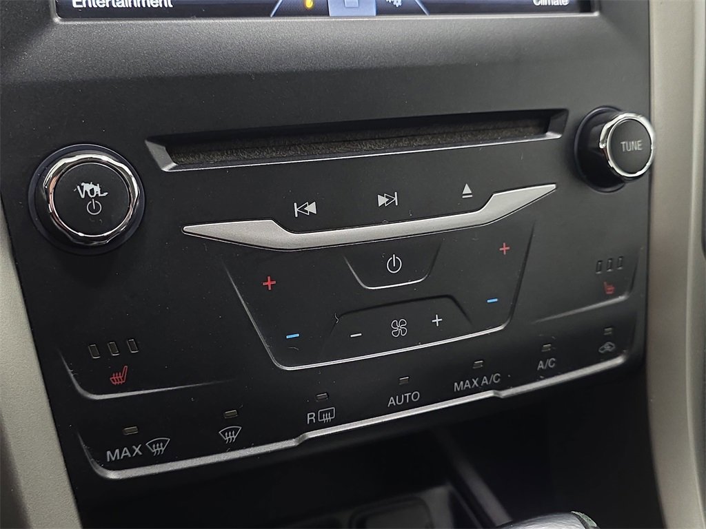 Used 2014 Ford Fusion SE w/ Equipment Group 202A image 23