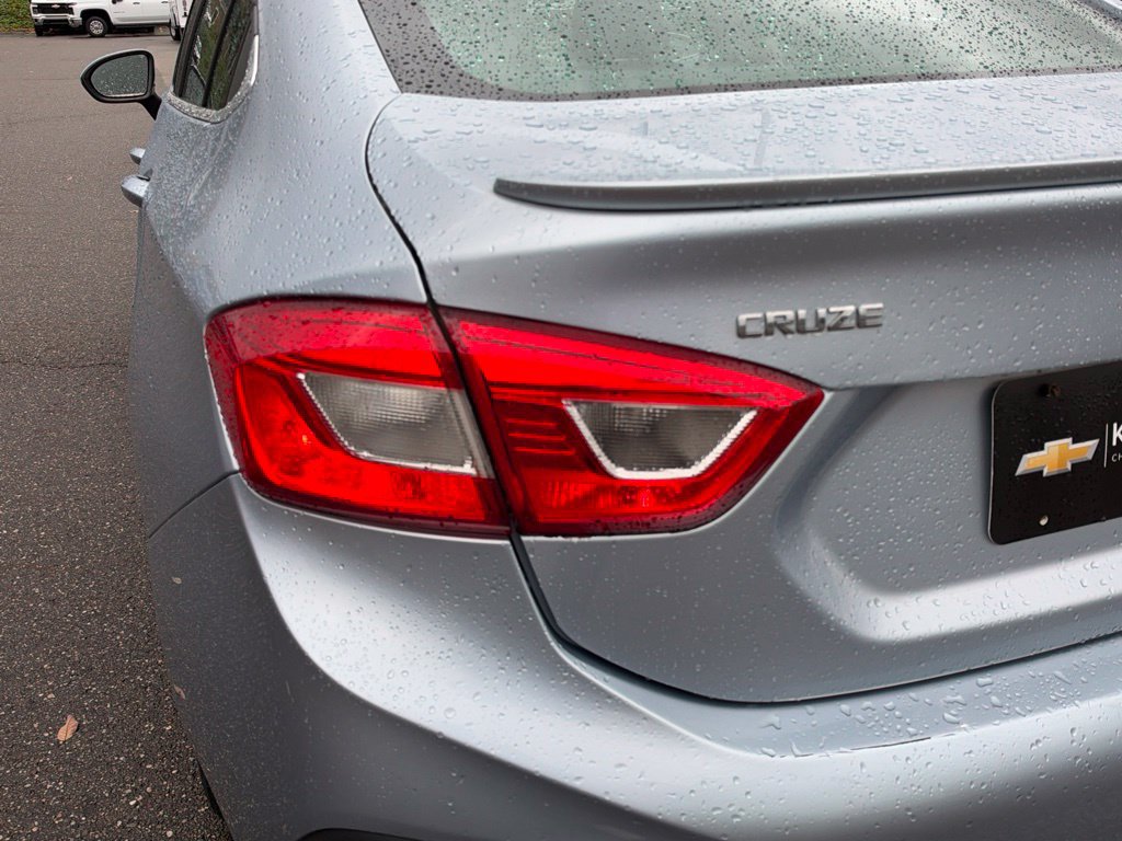 Used 2017 Chevrolet Cruze LT w/ Convenience Package FWD image 27