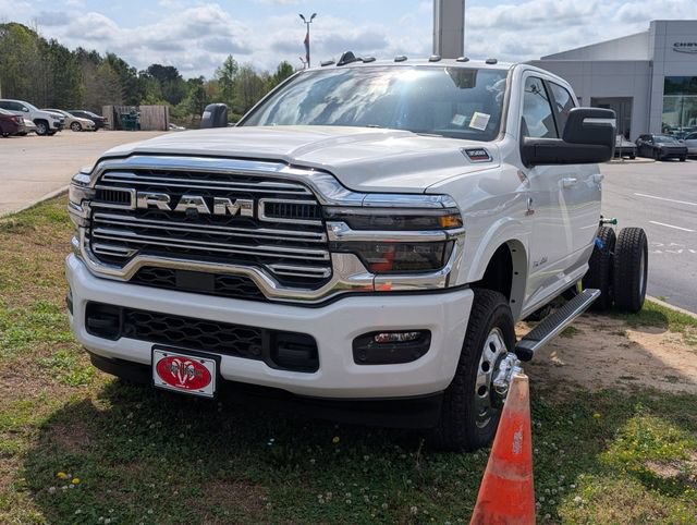 New 2026 RAM 3500 Big Horn w/ Laramie Trim Package AWD/4WD image 4