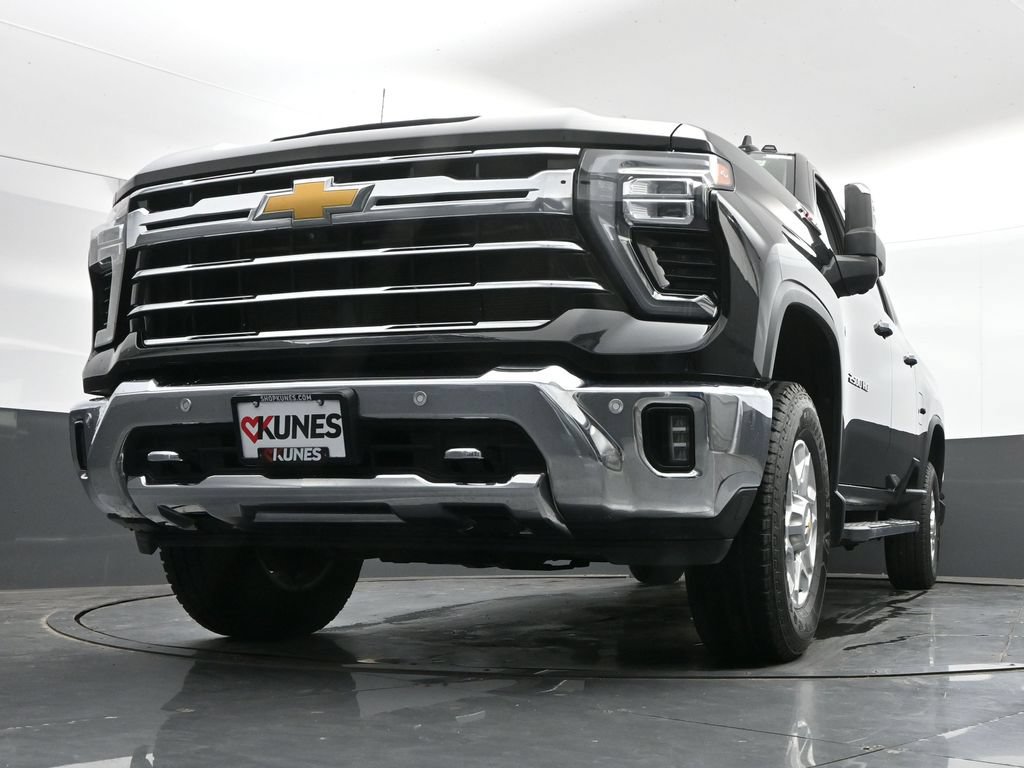 Used 2024 Chevrolet Silverado 2500 LTZ w/ LTZ Convenience Package AWD/4WD image 45