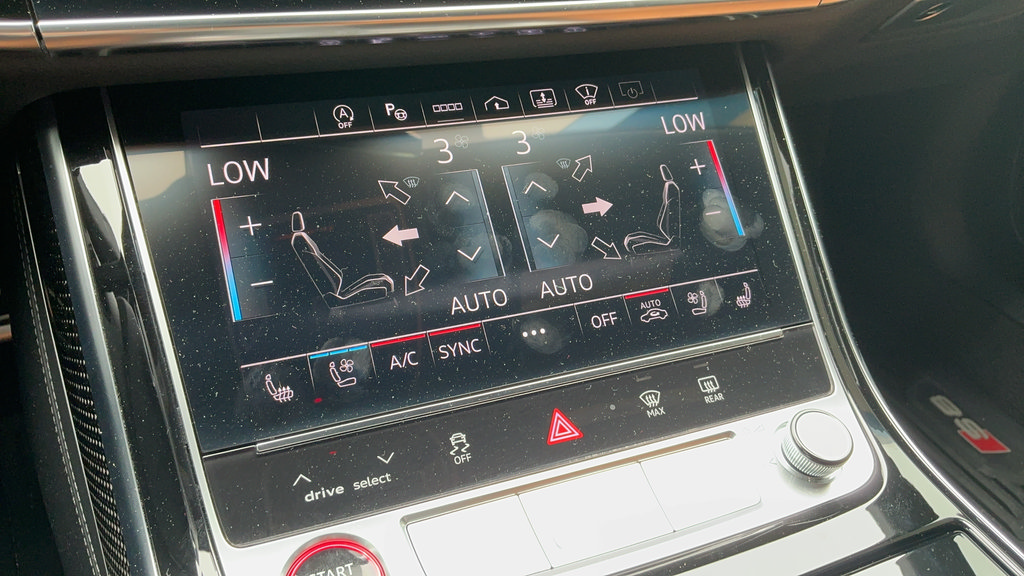 Used 2024 Audi S8 AWD/4WD image 16