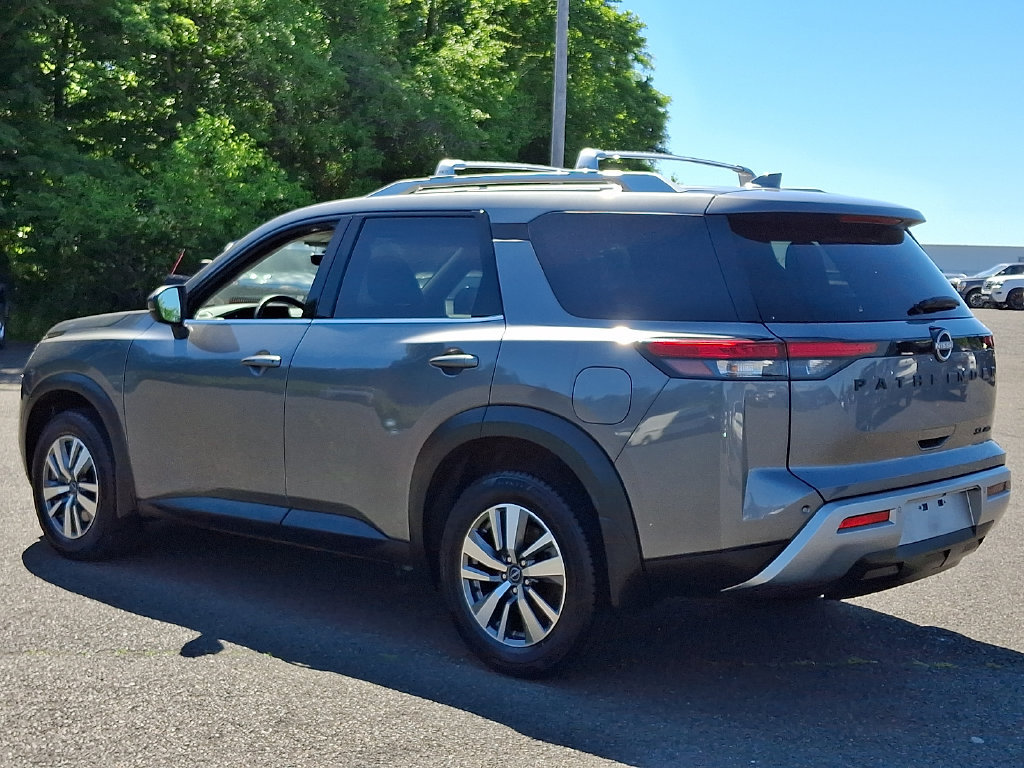 Certified 2023 Nissan Pathfinder SL w/ Black Appearance Package AWD/4WD image 4