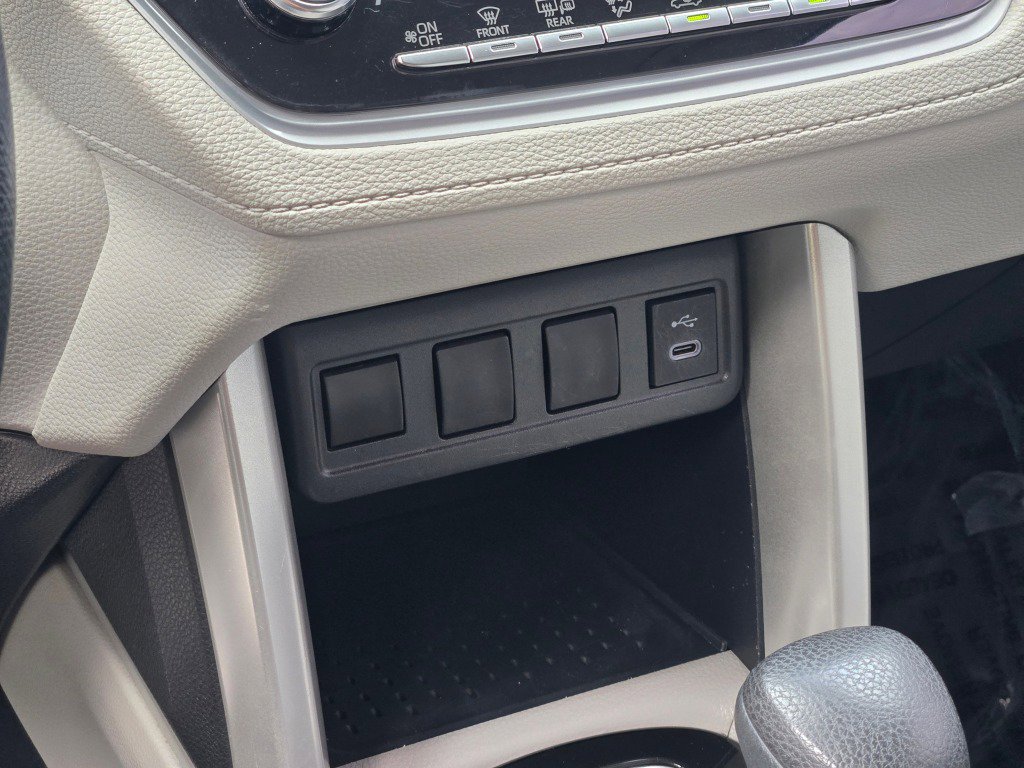 Used 2024 Toyota Corolla Cross L image 25