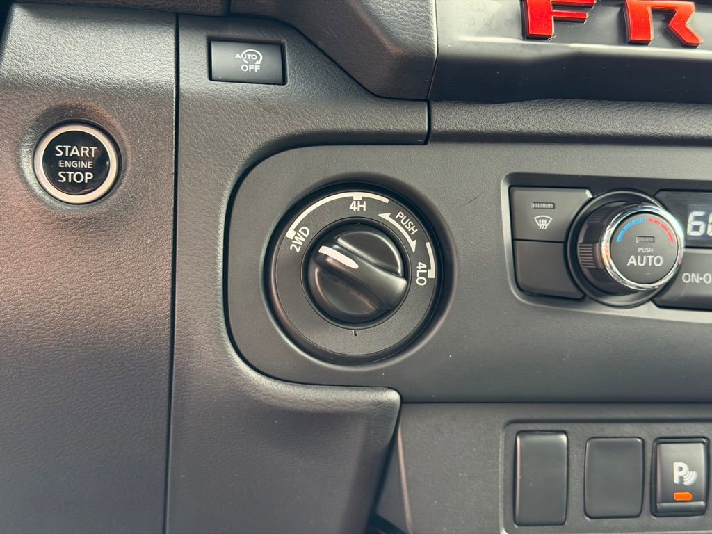 Used 2025 Nissan Frontier PRO-4X AWD/4WD image 35