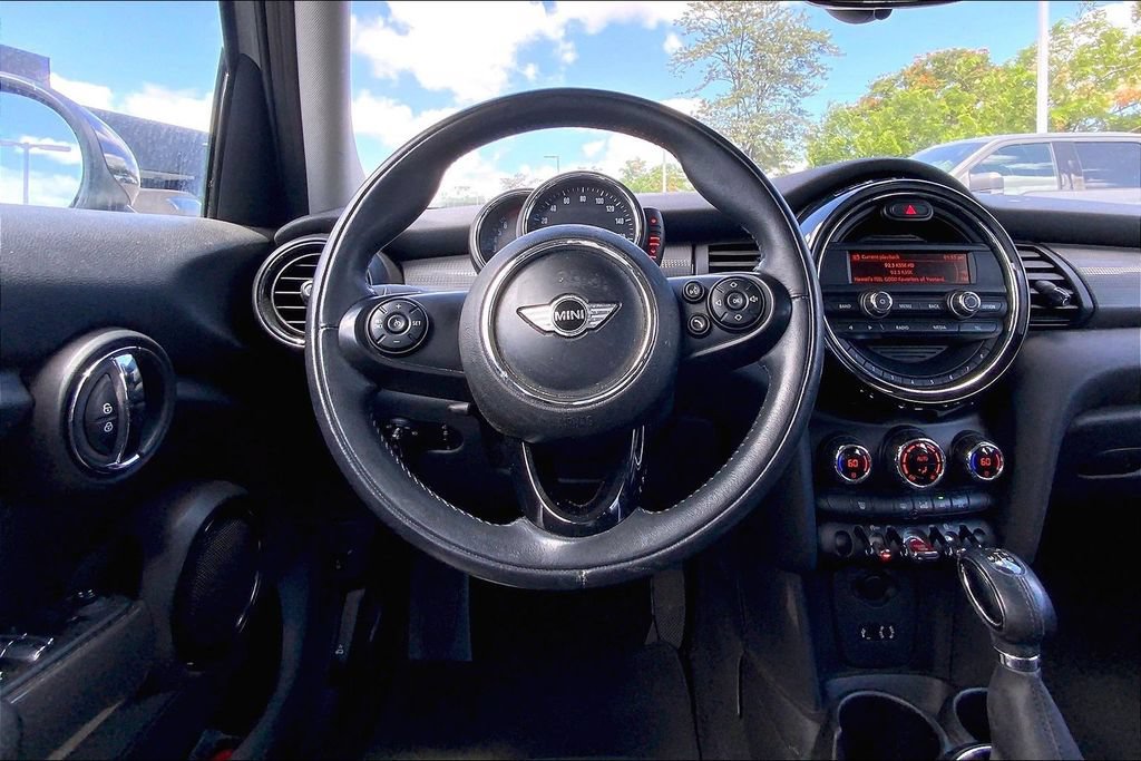 Used 2016 MINI Cooper 4-Door Hardtop FWD image 3