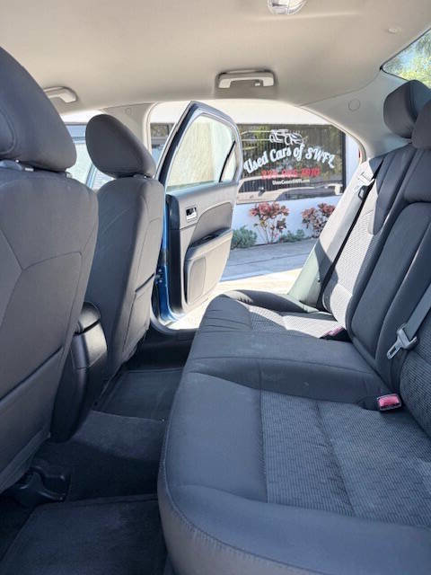 Used 2011 Ford Fusion SE FWD image 11