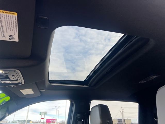 Used 2022 Chevrolet Silverado 1500 ZR2 w/ Technology Package image 16