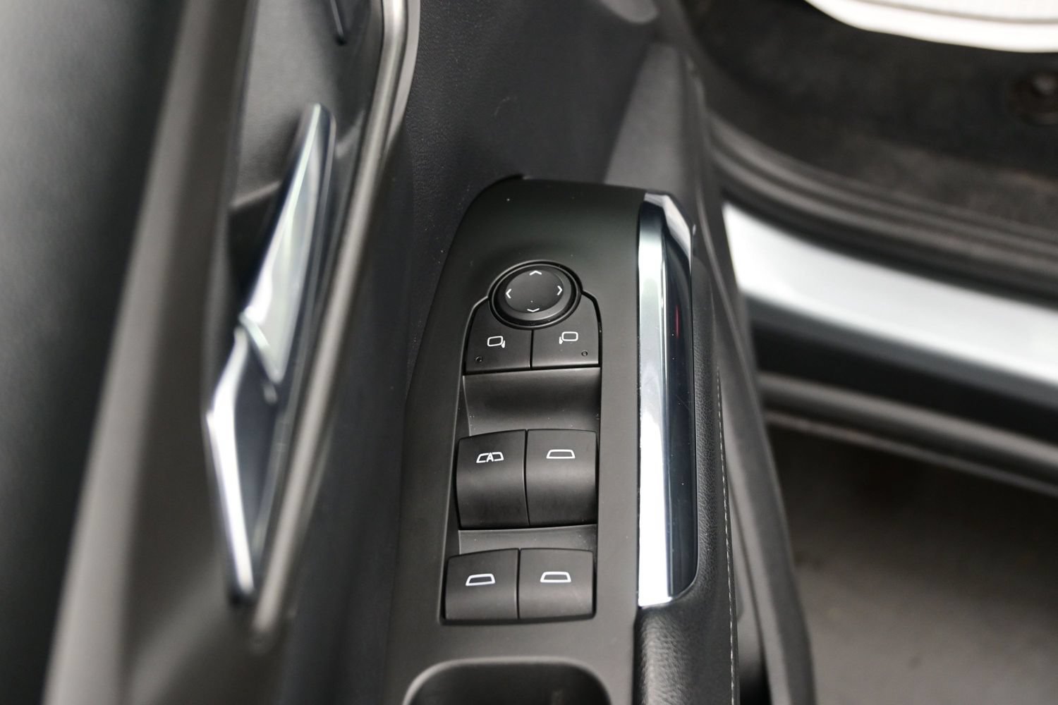 Used 2024 Chevrolet Traverse LT AWD/4WD image 13