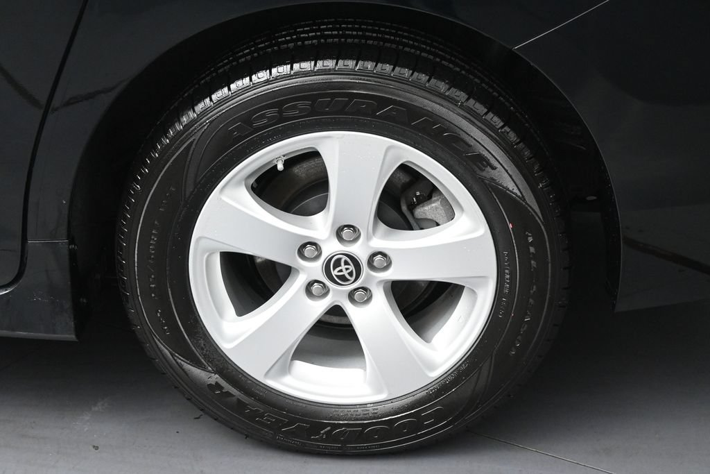 Used 2020 Toyota Sienna L FWD image 37