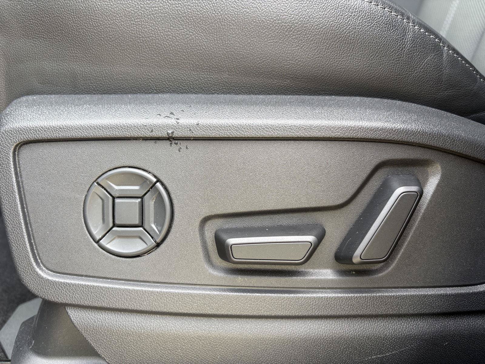 Used 2025 Audi Q5 Premium Plus w/ Premium Plus AWD/4WD image 11