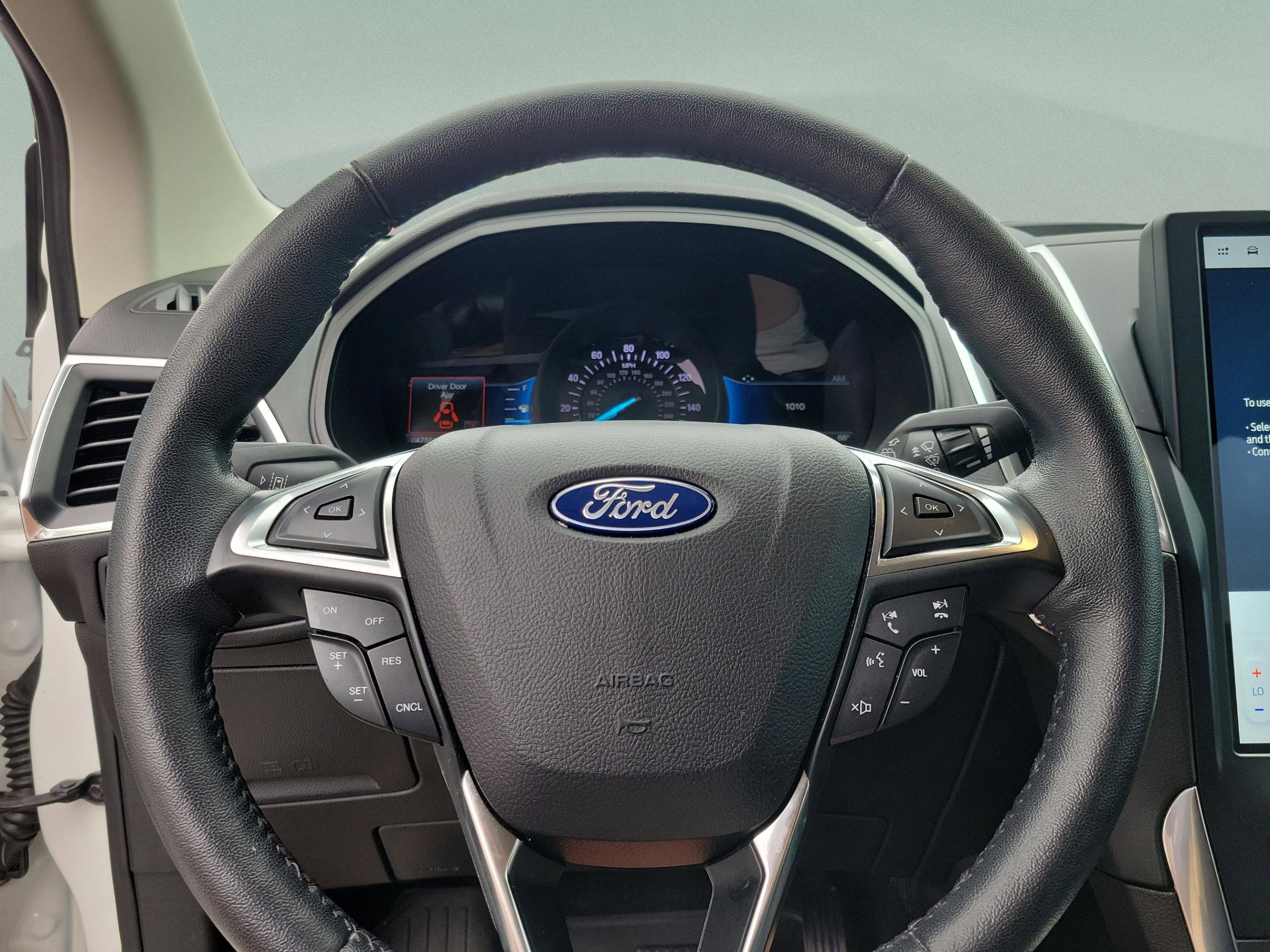 Used 2022 Ford Edge Titanium AWD/4WD image 11