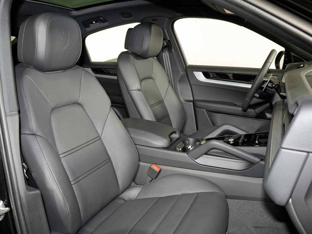 New 2026 Porsche Cayenne Coupe AWD/4WD image 39