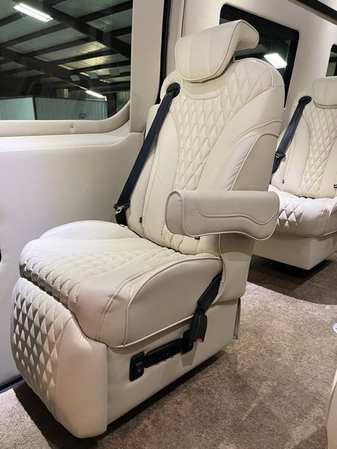 Used 2023 Mercedes-Benz Sprinter 2500 image 18