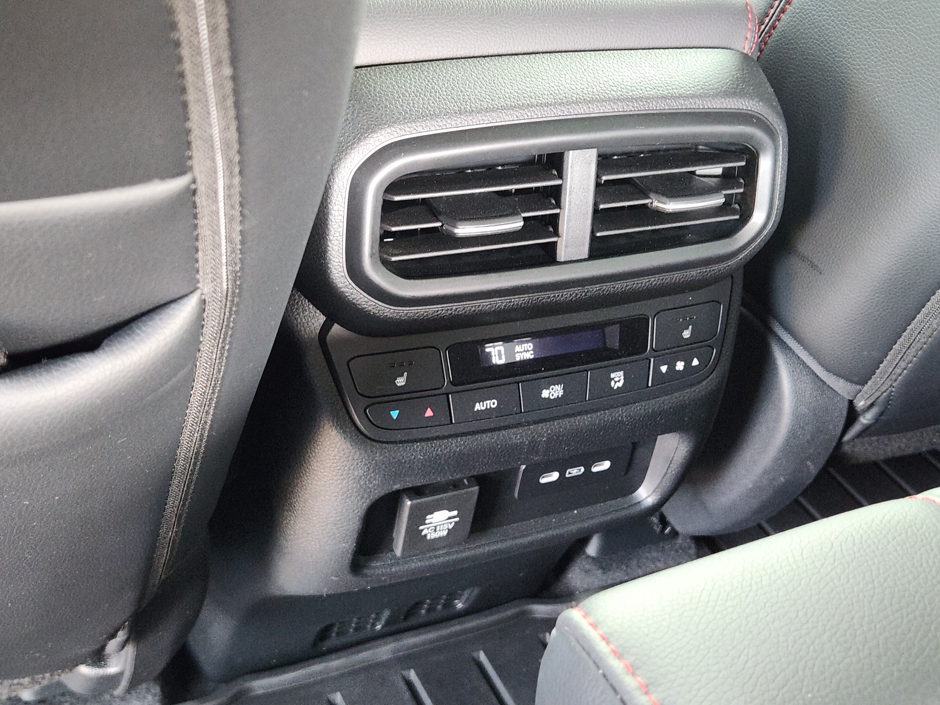 Used 2025 Honda Pilot Black Edition image 29