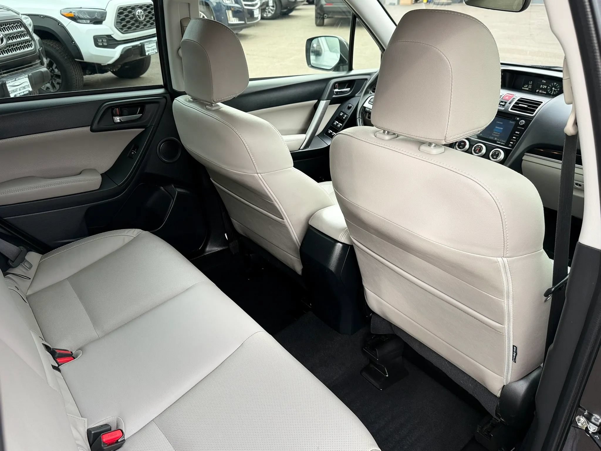 Used 2017 Subaru Forester 2.5i Limited AWD/4WD image 18