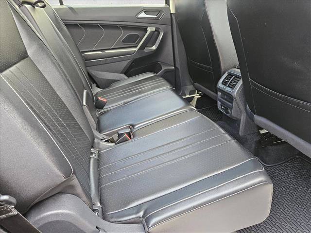 Certified 2022 Volkswagen Tiguan SE w/ Panoramic Sunroof Package FWD image 19