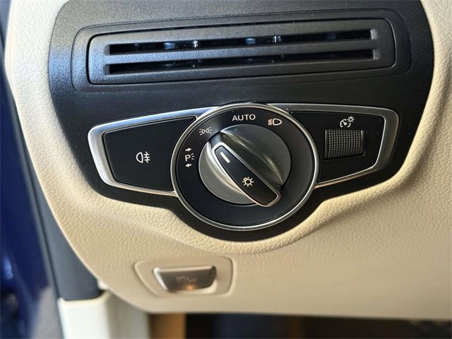 Used 2021 Mercedes-Benz GLC 300 4MATIC image 27