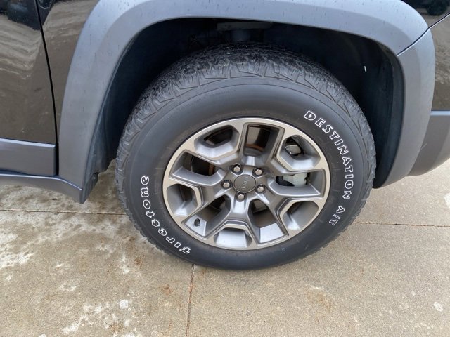 Certified 2022 Jeep Cherokee Trailhawk image 16