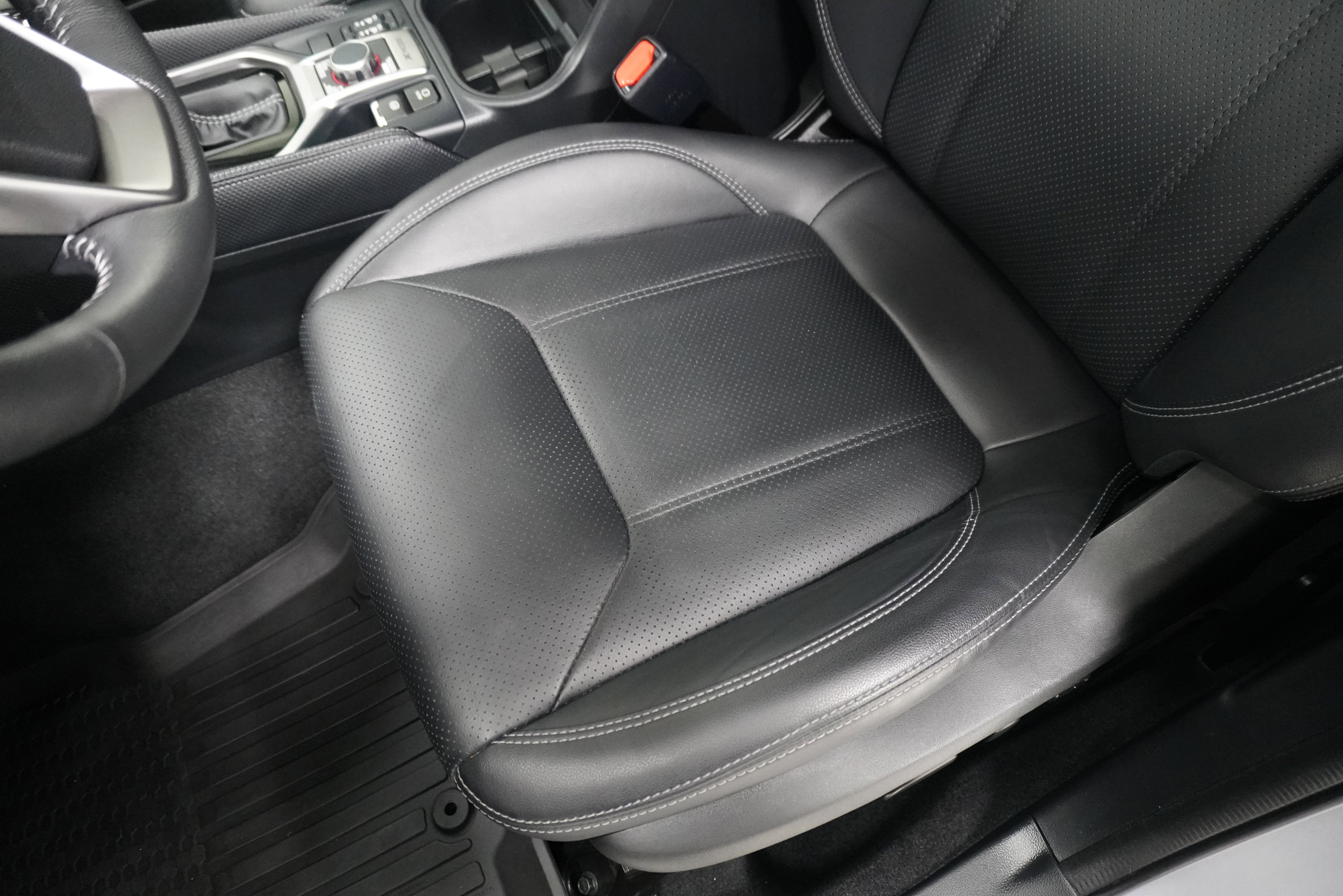 Used 2019 Subaru Forester Limited w/ Popular Package #3 image 11