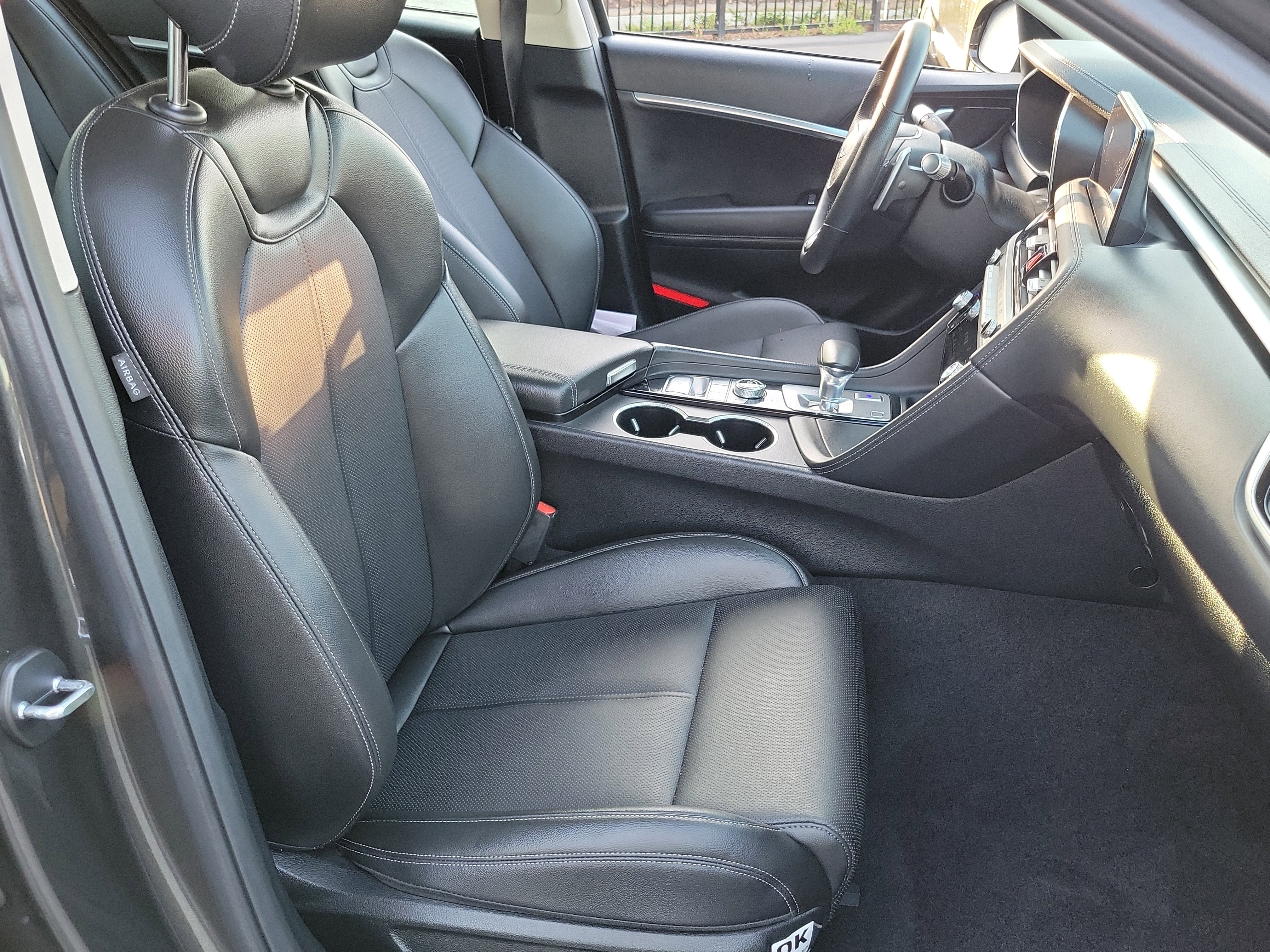 Certified 2025 Genesis G70 2.5T image 19