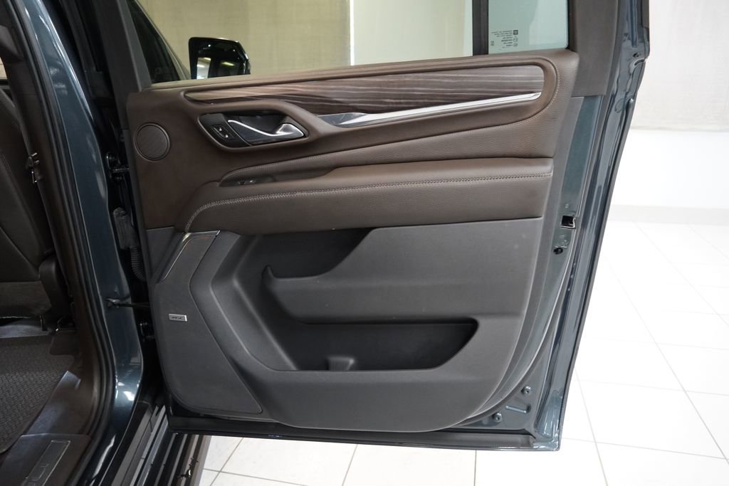 Used 2021 GMC Yukon XL Denali w/ Denali Premium Package image 28