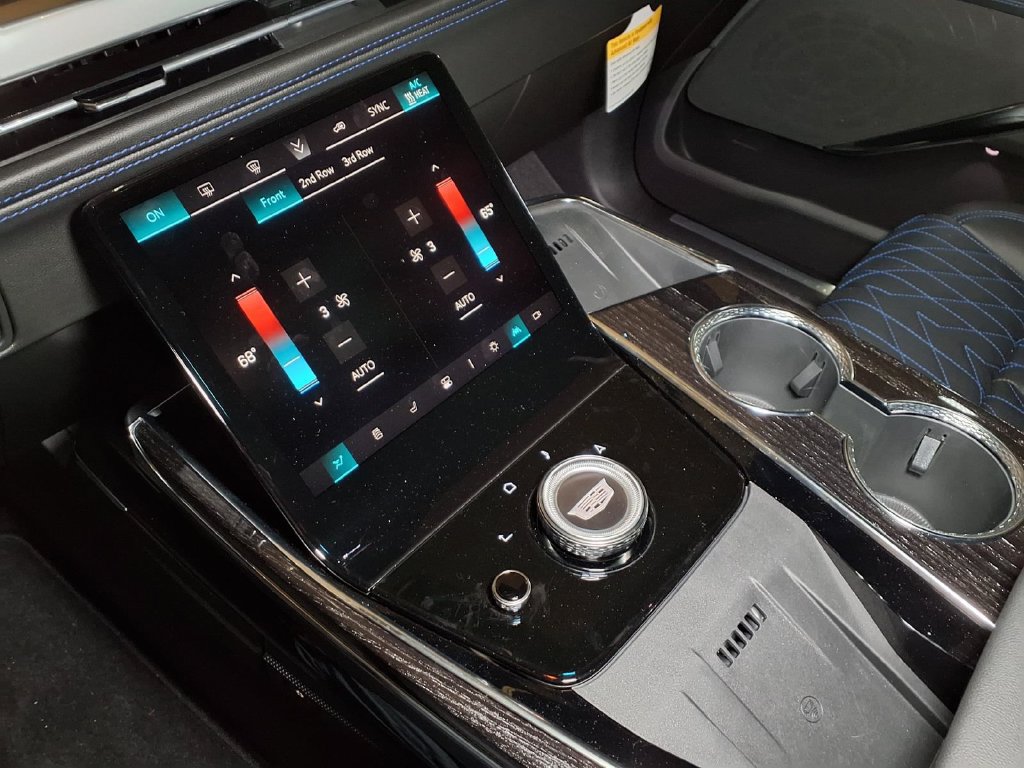New 2026 Cadillac Escalade IQL Luxury AWD/4WD image 19