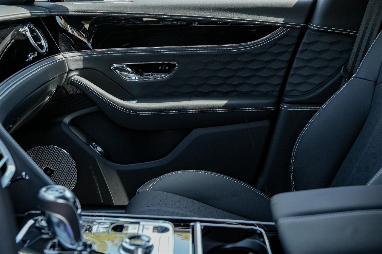 New 2025 Bentley Flying Spur Plug-In Hybrid image 25