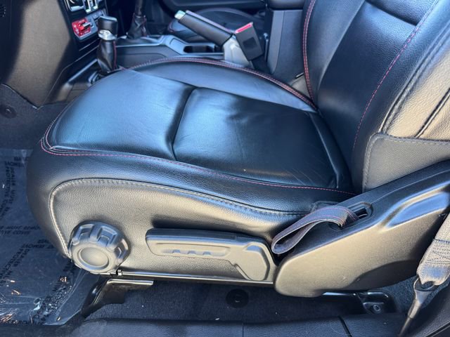 Used 2019 Jeep Wrangler Unlimited Rubicon w/ Dual Top Group AWD/4WD image 15